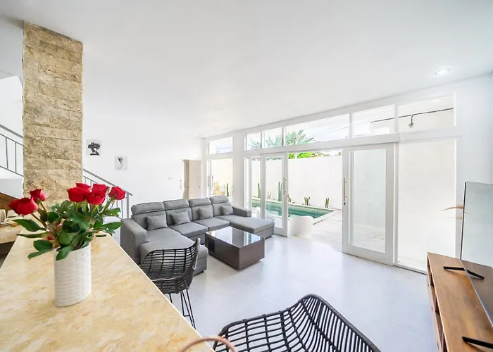 New 3br In Villa